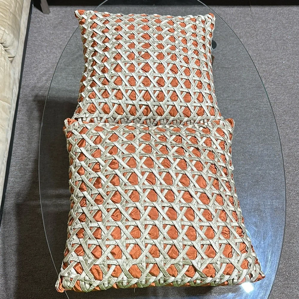 Pier 1 pier throw